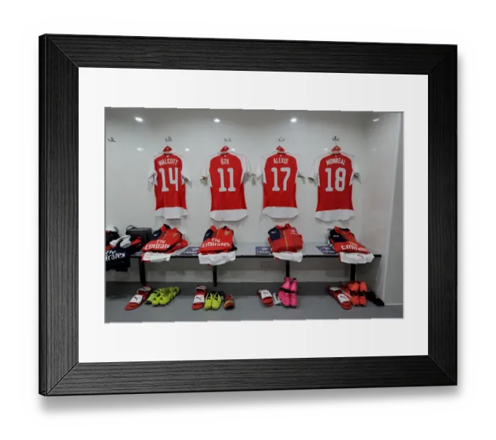Framed Print : Arsenal Players Prepare for Battle: Tottenham Showdown in Capital One Cup