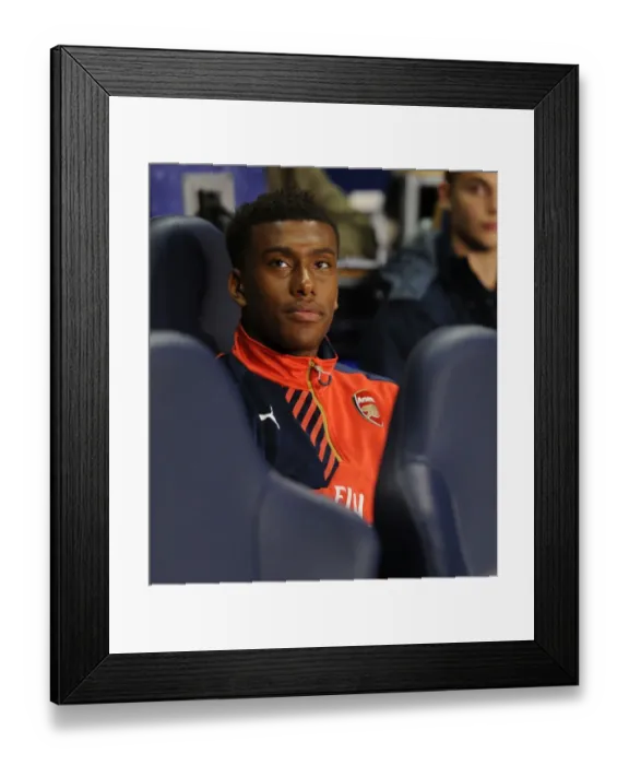 Framed Print : Arsenal's Iwobi Ready: Tottenham vs Arsenal, Capital One Cup Showdown 2015 / 16 Framed Print : Arsenal's Iwobi Ready: Tottenham vs Arsenal, Capital One Cup Showdown 2015 / 16
