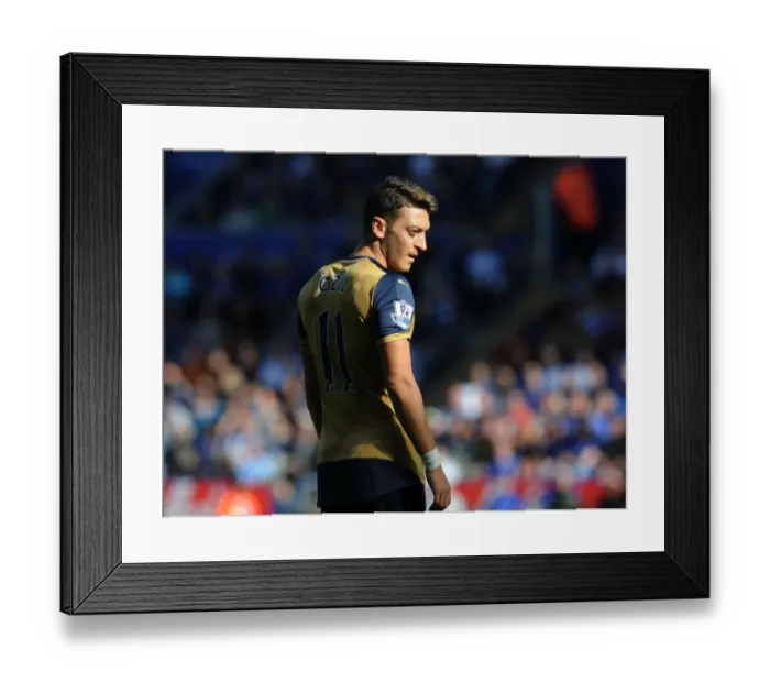 Framed Print : Mesut Ozil in Action: Premier League 2015 / 16 - Arsenal vs. Leicester City