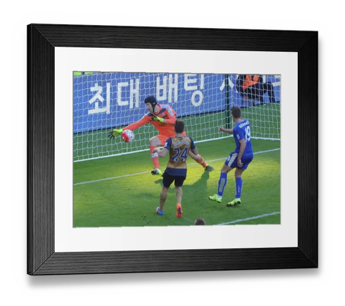 Framed Print : Petr Cech's Spectacular Save from Andrej Kramaric: Leicester City vs Arsenal, Premier League Showdown