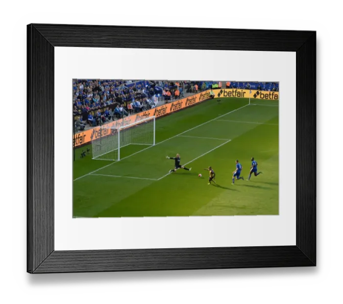 Framed Print : Theo Walcott Scores Against Kasper Schmeichel: A Goal to Remember (Leicester City vs. Arsenal, 2015 / 16) Framed Print : Theo Walcott Scores Against Kasper Schmeichel: A Goal to Remember (Leicester City vs. Arsenal, 2015 / 16)