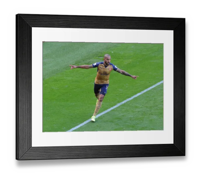 Framed Print : Theo Walcott's Thrilling Goal: Arsenal's Triumph over Leicester City (2015 / 16)