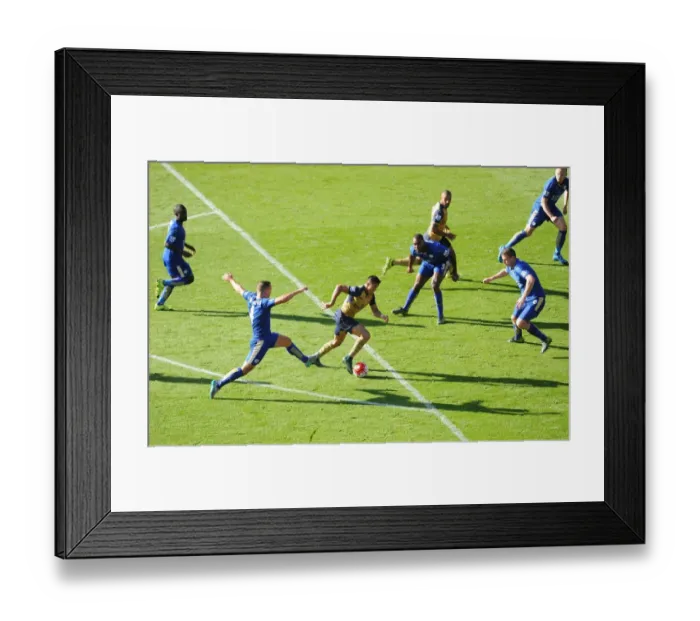 Framed Print : Alexis Sanchez (Arsenal) Danny Drinkwater (Leicester). Leicester City 2: 5 Arsenal Framed Print : Alexis Sanchez (Arsenal) Danny Drinkwater (Leicester). Leicester City 2: 5 Arsenal