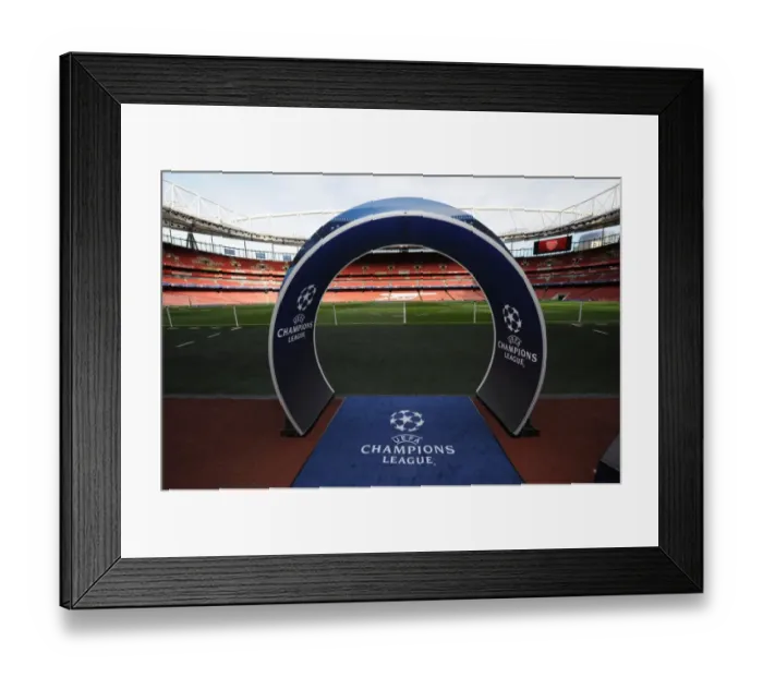 Framed Print : Arsenal FC v Olympiacos FC - UEFA Champions League Framed Print : Arsenal FC v Olympiacos FC - UEFA Champions League