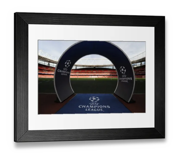 Framed Print : Arsenal vs Olympiacos: UEFA Champions League 2015 / 16 at Emirates Stadium, London