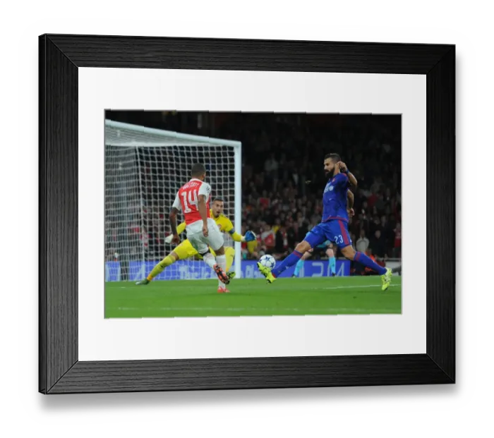 Framed Print : Theo Walcott Scores: Arsenal's Victory Against Olympiacos in the 2015 / 16 UEFA Champions League Framed Print : Theo Walcott Scores: Arsenal's Victory Against Olympiacos in the 2015 / 16 UEFA Champions League