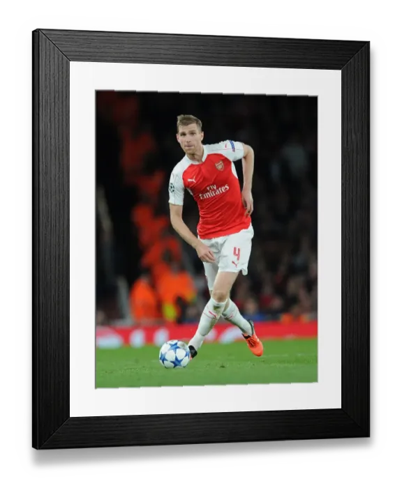 Framed Print : Per Mertesacker in Action: Arsenal vs Olympiacos, UEFA Champions League 2015 / 16 Framed Print : Per Mertesacker in Action: Arsenal vs Olympiacos, UEFA Champions League 2015 / 16