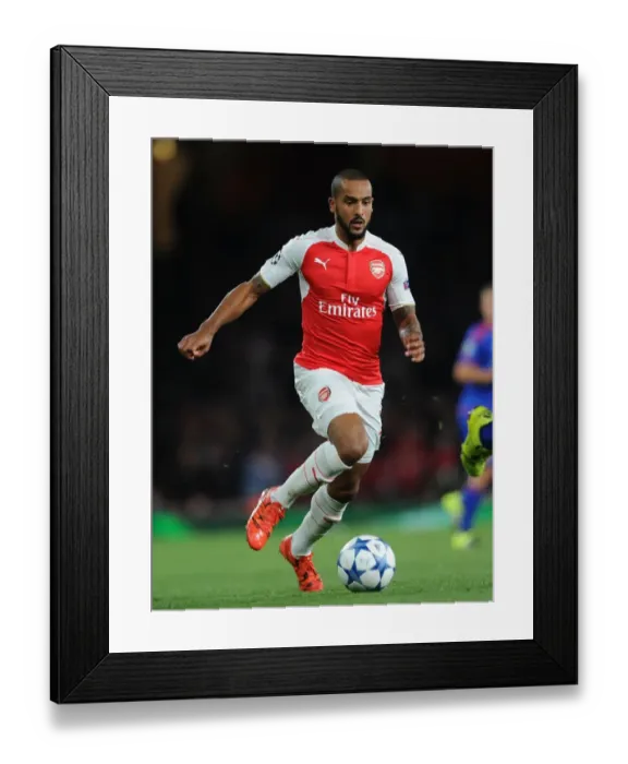Framed Print : Theo Walcott in Action: Arsenal vs Olympiacos, UEFA Champions League, 2015 Framed Print : Theo Walcott in Action: Arsenal vs Olympiacos, UEFA Champions League, 2015