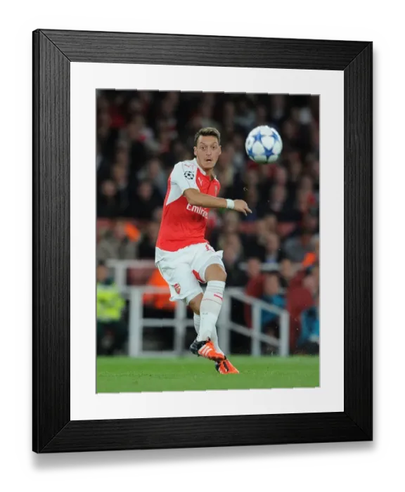 Framed Print : Mesut Ozil in Action: Arsenal vs Olympiacos, 2015 / 16 UEFA Champions League Framed Print : Mesut Ozil in Action: Arsenal vs Olympiacos, 2015 / 16 UEFA Champions League