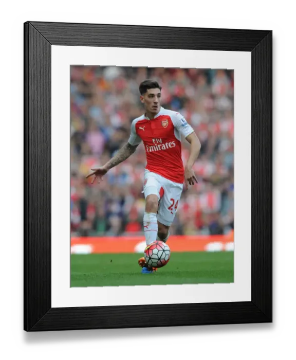 Framed Print : Arsenal's Hector Bellerin in Action Against Manchester United (2015 / 16) - Emirates Stadium Showdown Framed Print : Arsenal's Hector Bellerin in Action Against Manchester United (2015 / 16) - Emirates Stadium Showdown