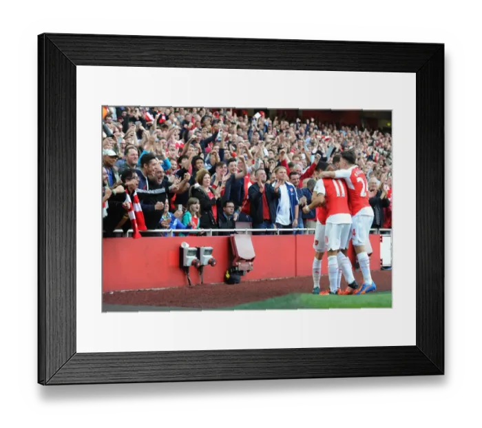 Framed Print : Arsenal Fans Go Wild: Mesut Ozil Scores the Winner Against Manchester United, 2015 / 16 Premier League