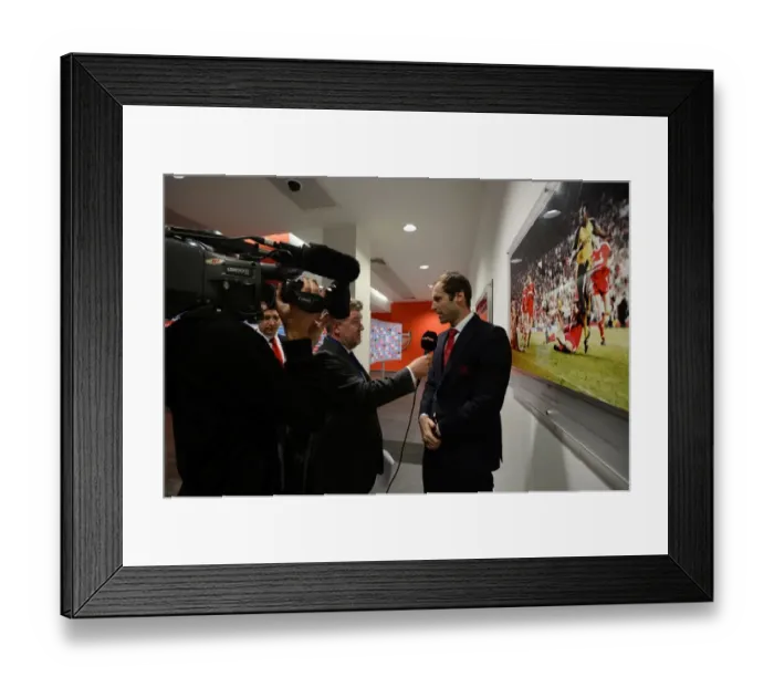 Framed Print : Arsenal's Unbeatable Wall: Petr Cech Stands Firm Against Manchester United (2015 / 16)