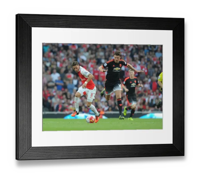 Framed Print : Clash of Midfield Masters: Ozil vs. Carrick (Arsenal vs. Manchester United, 2015 / 16) Framed Print : Clash of Midfield Masters: Ozil vs. Carrick (Arsenal vs. Manchester United, 2015 / 16)