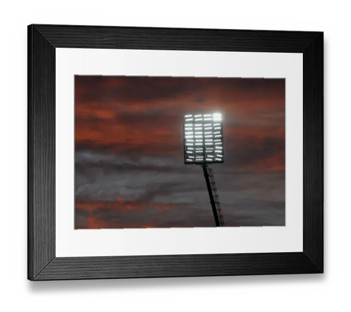 Framed Print : Floodlights. Watford 0: 3 Arsenal. Barclays Premier League. Vicarage Road, 17  /  10  /  15