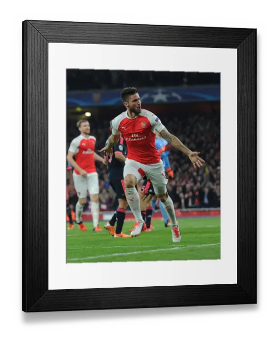 Framed Print : Thrilling Goal: Olivier Giroud Scores for Arsenal Against FC Bayern Munchen, UEFA Champions League 2015