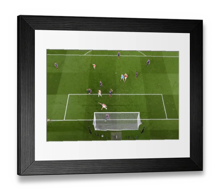 Framed Print : Thrilling Goal: Olivier Giroud Stuns FC Bayern Munchen for Arsenal in the UEFA Champions League, 2015