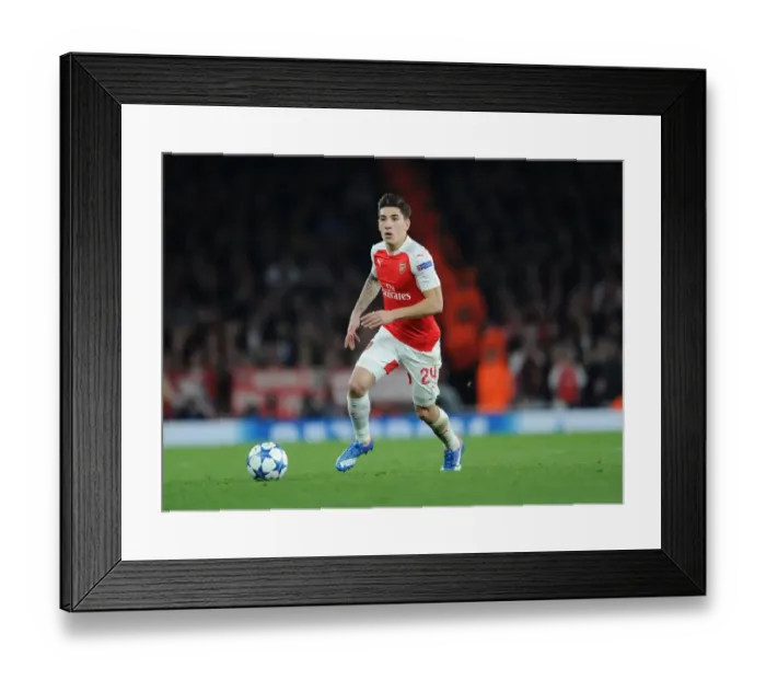 Framed Print : Hector Bellerin in Action: Arsenal FC vs. FC Bayern Munich - UEFA Champions League 2015 / 16