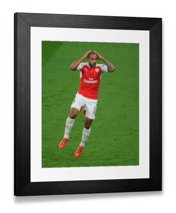 Framed Print : Theo Walcott in Action: Arsenal vs. Bayern Munich, UEFA Champions League 2015 / 16