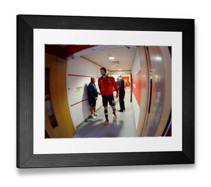Framed Print : Arsenal's Petr Cech Gears Up for Arsenal vs. Everton (2015 / 16) Framed Print : Arsenal's Petr Cech Gears Up for Arsenal vs. Everton (2015 / 16)
