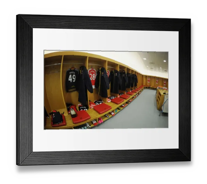 Framed Print : Arsenal Changing Room Before Arsenal vs. Everton: 2015 / 16 Premier League Framed Print : Arsenal Changing Room Before Arsenal vs. Everton: 2015 / 16 Premier League