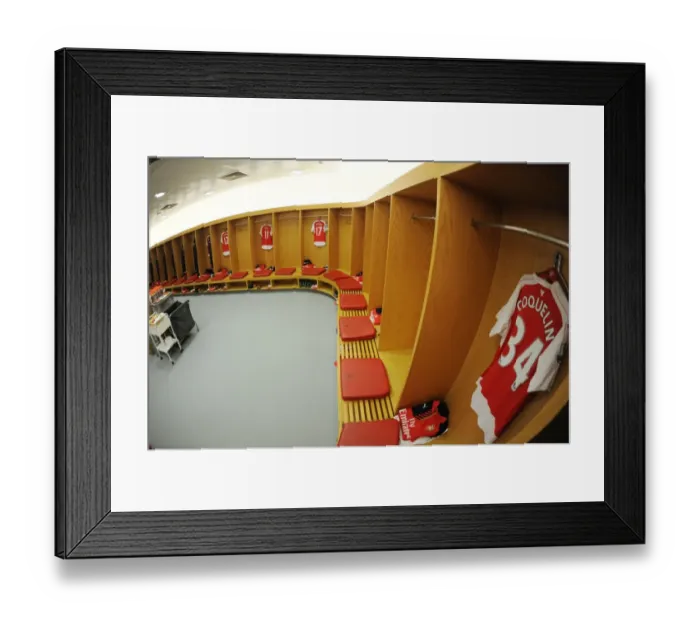 Framed Print : Arsenal Changing Room: Preparing for Arsenal vs. Everton, Premier League 2015 / 16