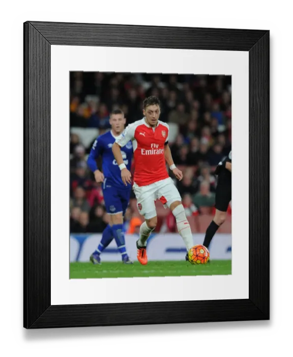 Framed Print : Mesut Ozil in Action: Arsenal vs Everton, Premier League 2015 / 16 Framed Print : Mesut Ozil in Action: Arsenal vs Everton, Premier League 2015 / 16