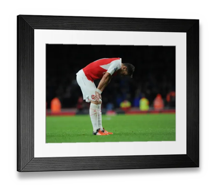 Framed Print : Mesut Ozil: Post-Match Reflections at Emirates Stadium (Arsenal vs Everton, 2015 / 16)