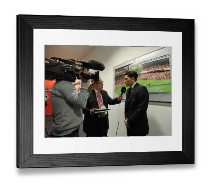 Framed Print : Hector Bellerin: Arsenal's Focused Star Before Arsenal vs. Everton Clash