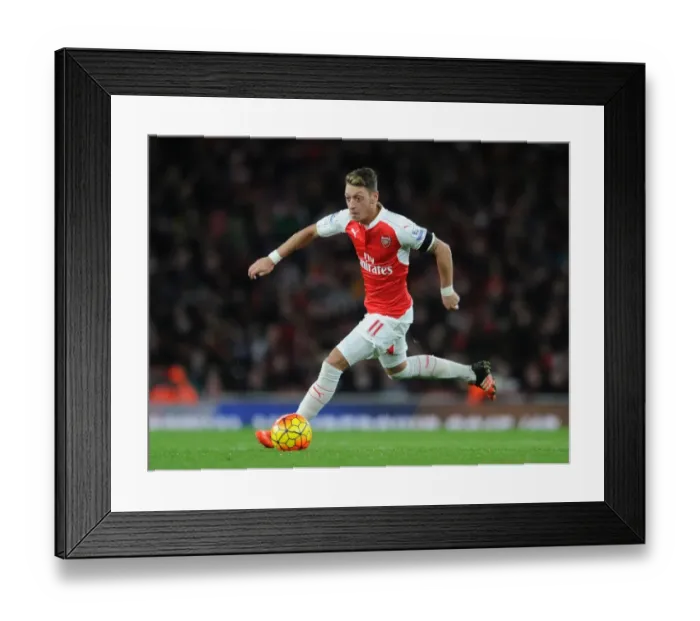 Framed Print : Mesut Ozil in Action: Arsenal vs. Everton, Premier League 2015 / 16 Framed Print : Mesut Ozil in Action: Arsenal vs. Everton, Premier League 2015 / 16