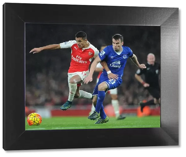 Alexis Sanchez Outsmarts Seamus Coleman: Arsenal vs Everton, 2015
