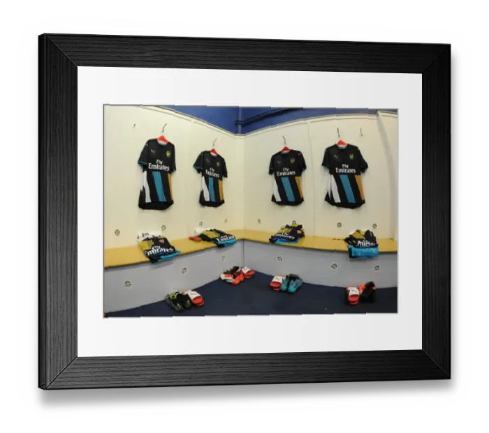 Framed Print : Arsenal's Calm: Pre-Match Preparation vs Sheffield Wednesday, Capital One Cup 2015-16