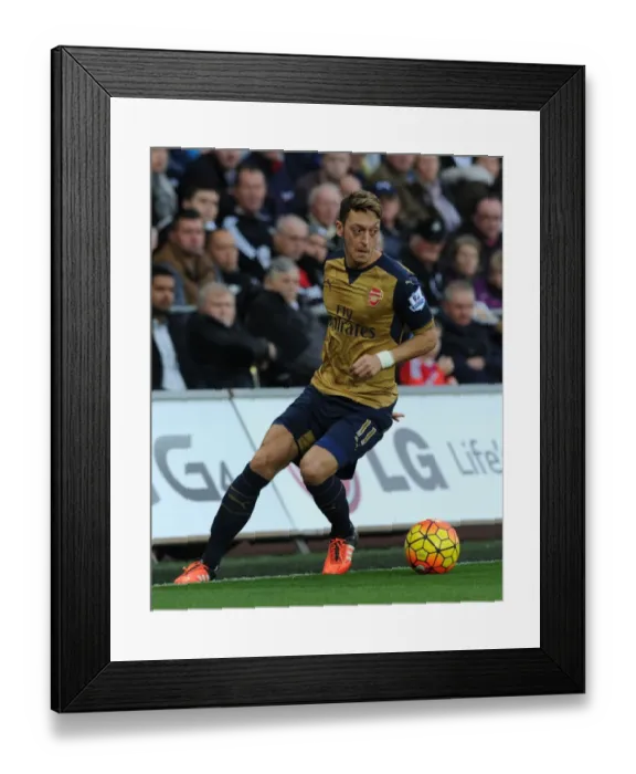 Framed Print : Mesut Ozil in Action: Arsenal vs Swansea City, Premier League 2015-16 Framed Print : Mesut Ozil in Action: Arsenal vs Swansea City, Premier League 2015-16