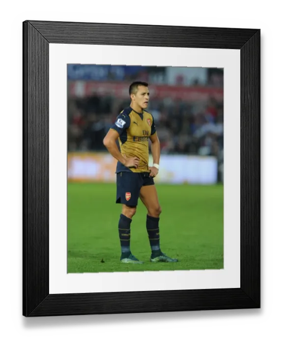 Framed Print : Alexis Sanchez in Action: Arsenal vs Swansea City (2015-16)