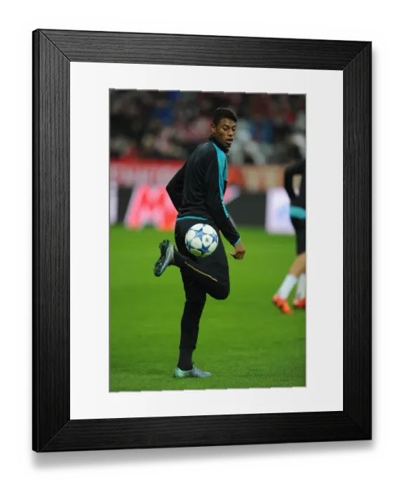 Framed Print : FC Bayern Muenchen v Arsenal FC - UEFA Champions League Framed Print : FC Bayern Muenchen v Arsenal FC - UEFA Champions League