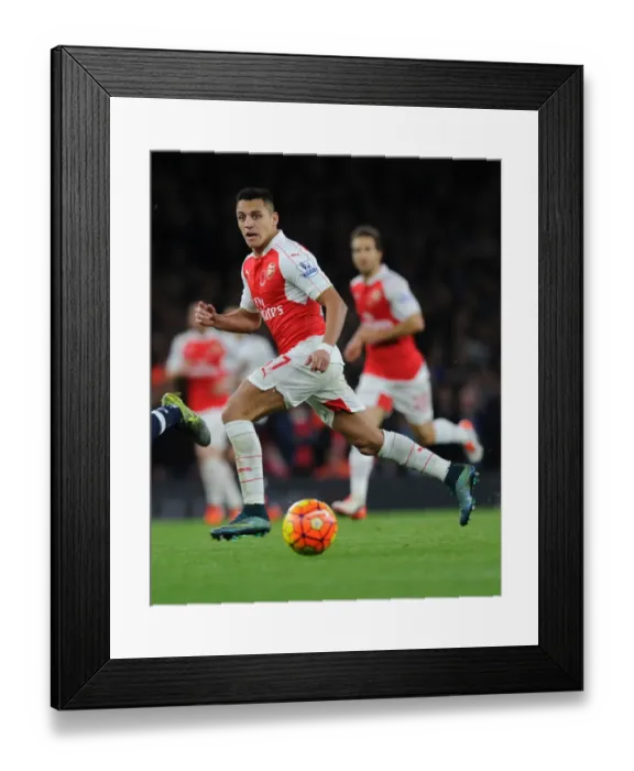Framed Print : The North London Derby: An Intense Battle Between Arsenal and Tottenham (2015-16) Framed Print : The North London Derby: An Intense Battle Between Arsenal and Tottenham (2015-16)