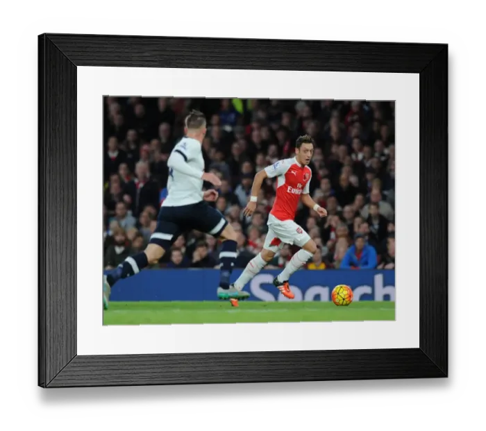 Framed Print : Mesut Ozil in Action: Arsenal vs. Tottenham Hotspur, Premier League 2015-16