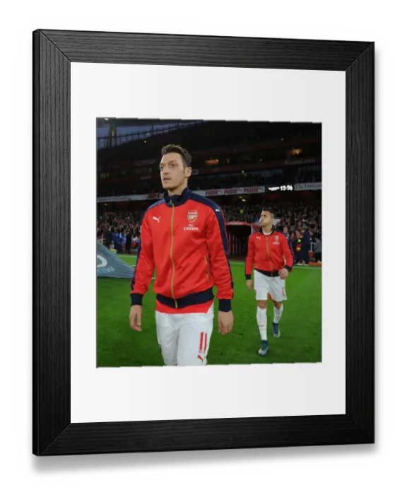 Framed Print : Mesut Ozil: The Battle of North London - Arsenal vs. Tottenham Hotspur (2015-16)