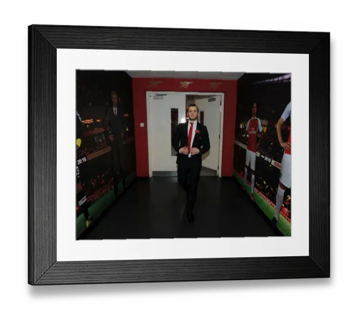 Framed Print : Jack Wilshere: The North London Derby Battle (2015-16) Framed Print : Jack Wilshere: The North London Derby Battle (2015-16)