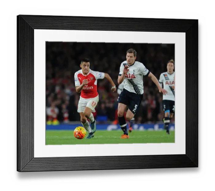 Framed Print : Arsenal v Tottenham Hotspur - Premier League Framed Print : Arsenal v Tottenham Hotspur - Premier League