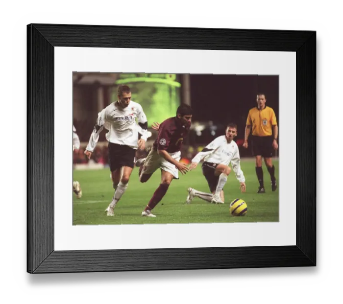 Framed Print : Jose Reyes (Arsenal) Pavel Pergl (Sparta). Arsenal 3: 0 Sparta Prague