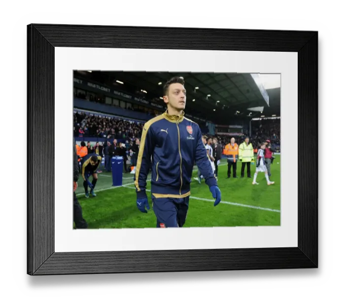 Framed Print : Mesut Ozil: Arsenal's Star Ready for West Bromwich Albion Showdown (2015-16) Framed Print : Mesut Ozil: Arsenal's Star Ready for West Bromwich Albion Showdown (2015-16)