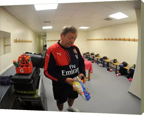 Vic Akers: Arsenal Kit Preparation before West Bromwich Albion Match (2015-16)