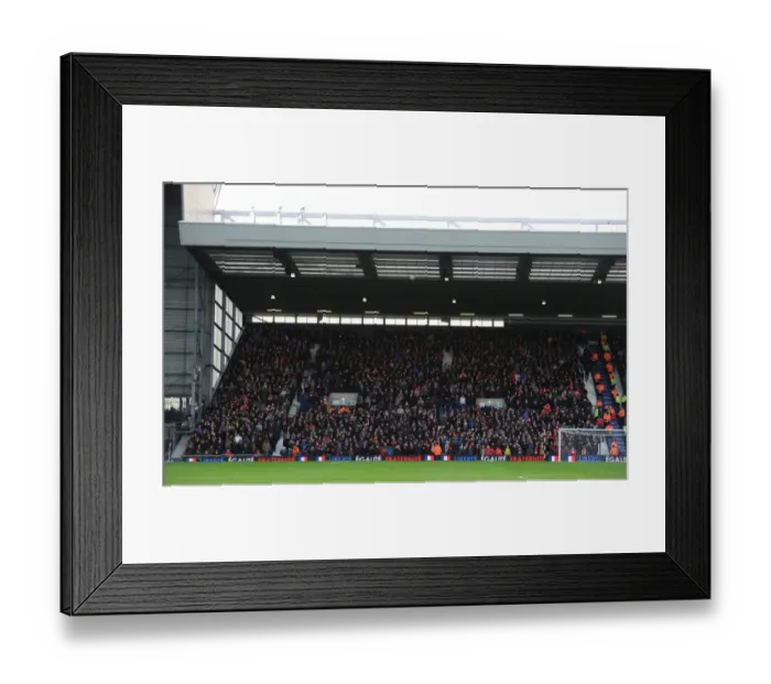 Framed Print : Arsenal Fans Unite Before West Bromwich Albion Clash in Premier League (2015-16) Framed Print : Arsenal Fans Unite Before West Bromwich Albion Clash in Premier League (2015-16)