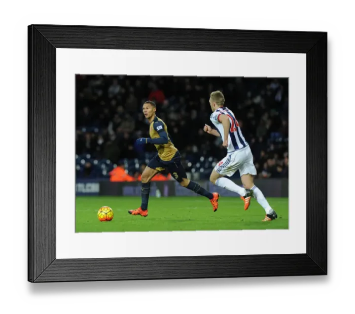 Framed Print : Clash of the Titans: Kieran Gibbs vs Darren Fletcher in Intense Premier League Battle