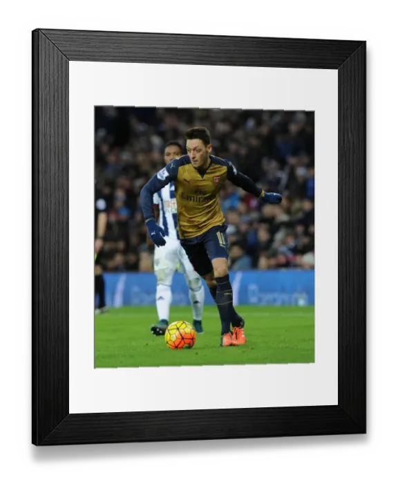 Framed Print : Mesut Ozil in Action: Arsenal vs West Bromwich Albion, Premier League 2015-16