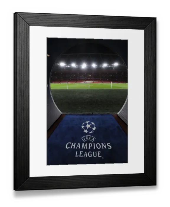 Framed Print : Arsenal FC v GNK Dinamo Zagreb - UEFA Champions League Framed Print : Arsenal FC v GNK Dinamo Zagreb - UEFA Champions League