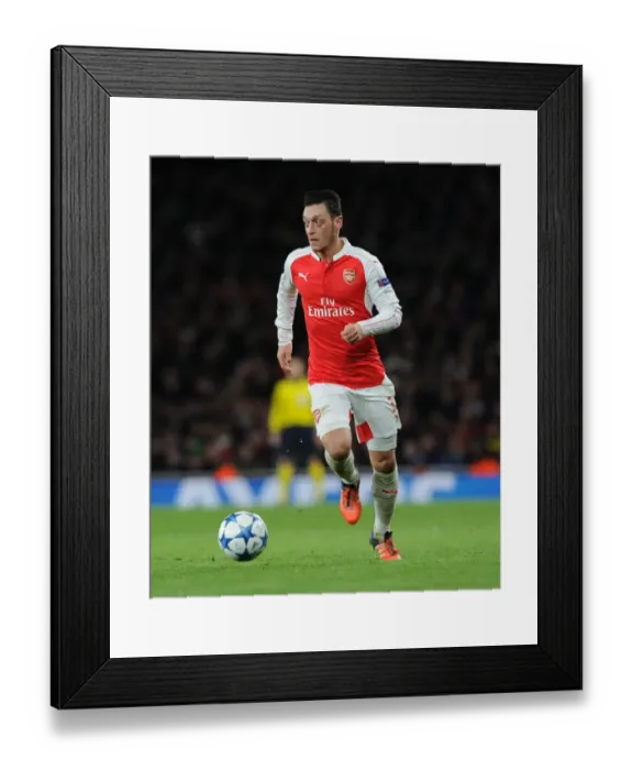 Framed Print : Mesut Ozil in Action: Arsenal vs Dinamo Zagreb, 2015-16 UEFA Champions League Framed Print : Mesut Ozil in Action: Arsenal vs Dinamo Zagreb, 2015-16 UEFA Champions League
