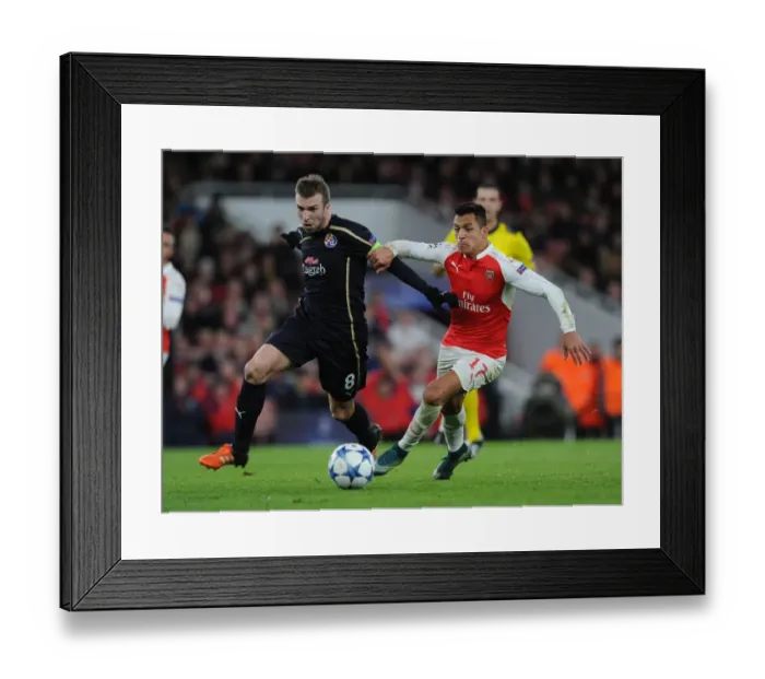 Framed Print : Arsenal vs. Dinamo Zagreb: A Champions League Battle