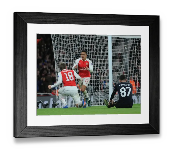 Framed Print : Alexis Sanchez's Brace: Arsenal FC Secures Victory Over Dinamo Zagreb in Champions League