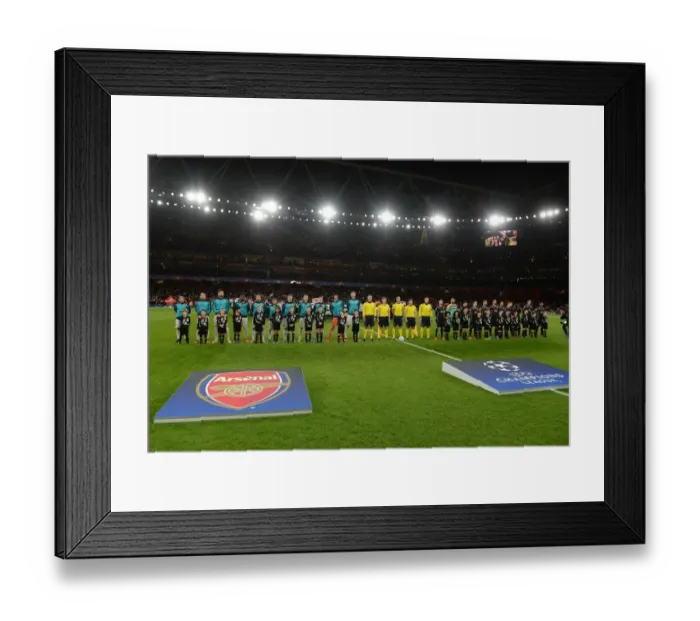 Framed Print : Arsenal FC vs. GNK Dinamo Zagreb: UEFA Champions League Showdown in London, 2015
